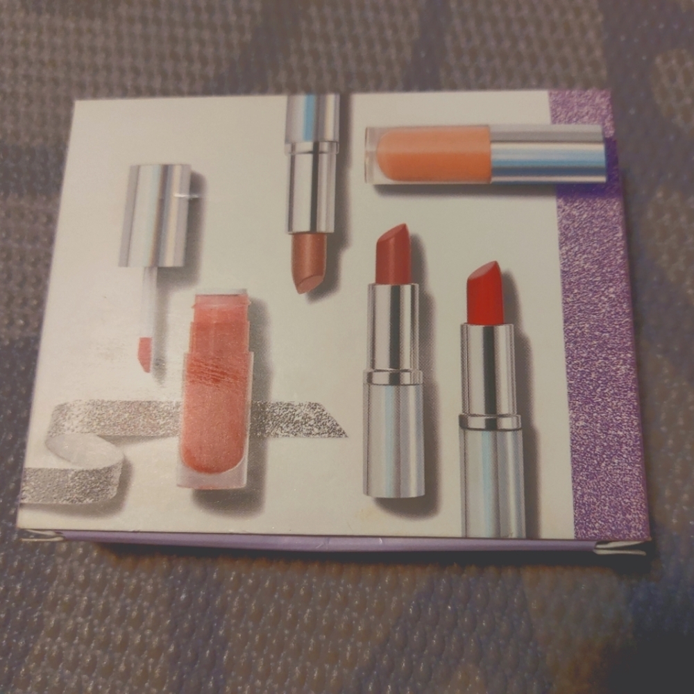 Clinique lipstick and lip gloss set